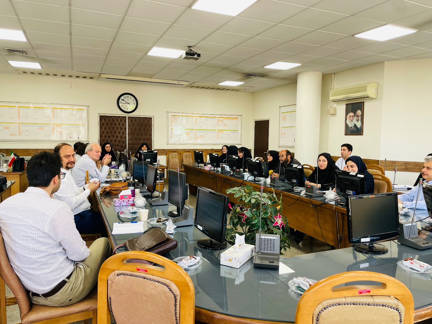 کارگاه چالش‌های اجرایی در فرآیند بررسی اخلاقی پایان‌نامه‌ها 21 اردیبهشت 1405